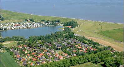 Ferienpark Achtern Diek mit dem Badesee